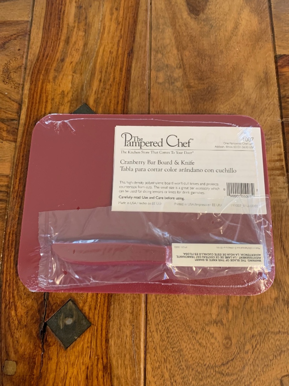 Pampered Chef Cranberry Red Bar Board & Paring Knife Set